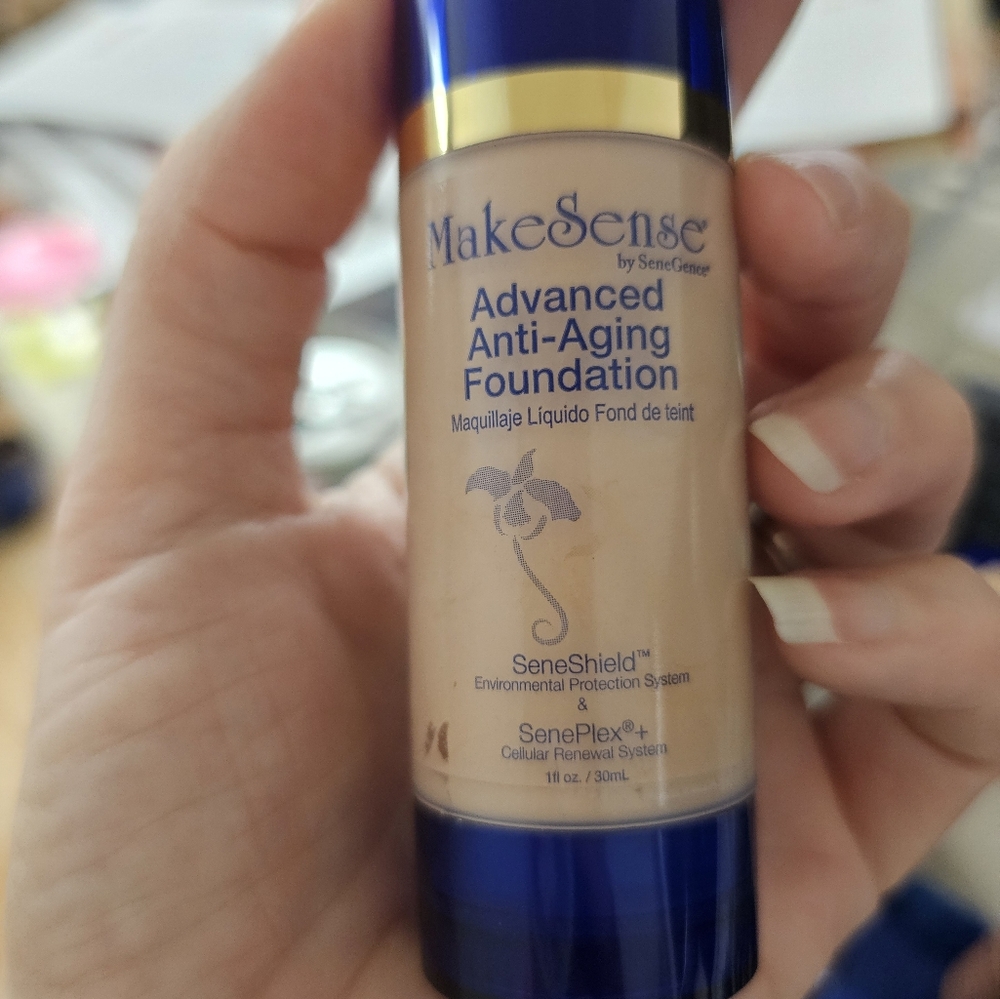 Advanced Anti-Aging Foundation - Ivory